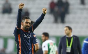 0x0 arda turandan sila ahmet kural yorumu 1541408755489 300x186 - Arda Turan'dan Sıla Ahmet Kural olayı hakkında yorum