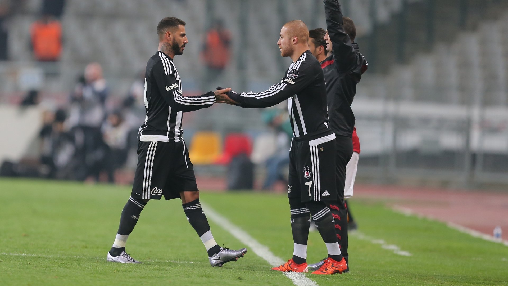 Şener Özbayraklı - www.diyagonal.net