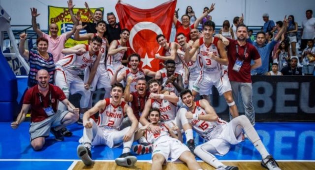 Türkiye 18 Yaş Altı Erkekler Avrupa Şampiyonası'nda 2. oldu!