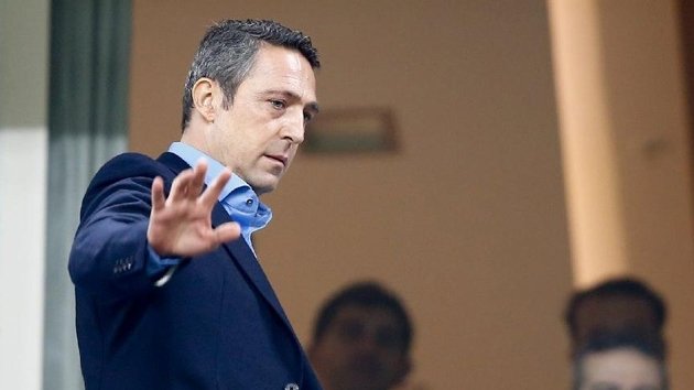 Ali Koç Göztepeli taraftarlarla tartıştı