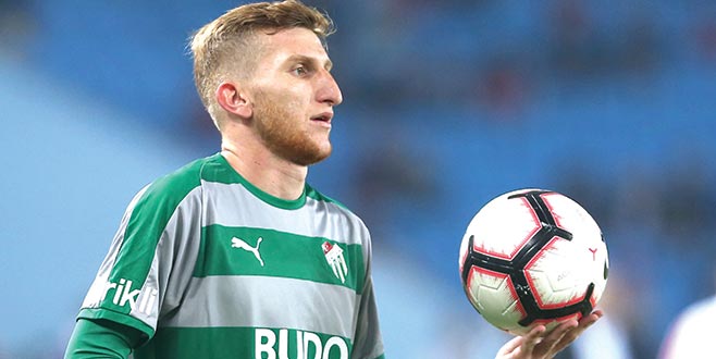 Burak Kapacak, Trabzonspor'un yakın takibinde