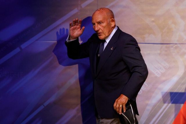 Stirling Moss hayatını kaybetti Stirling Moss hayatını kaybetti