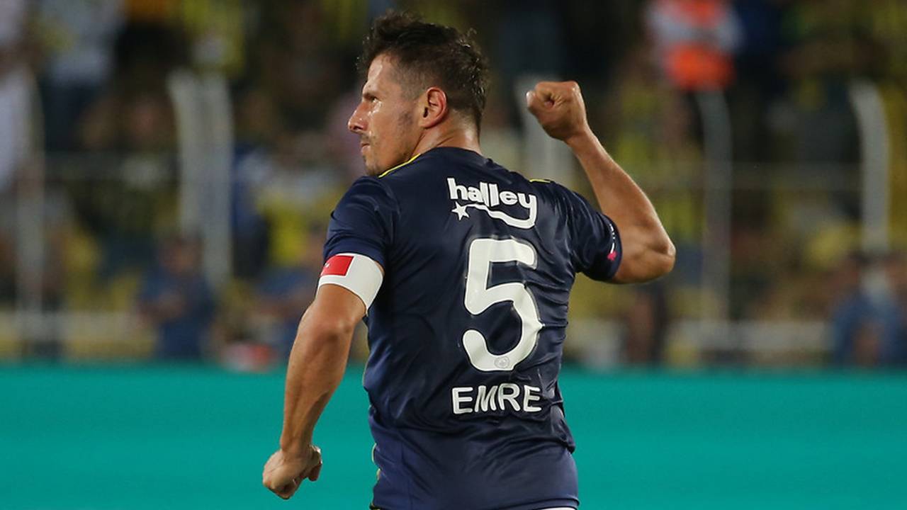 Emre Belözoğlu'nu çılgına çeviren kart