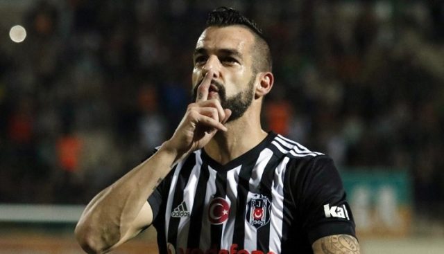 Alvaro Negredo, Cadiz'e transfer oldu