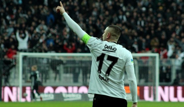 Beşiktaş, Burak Yılmaz'dan ne kadar kazanacak