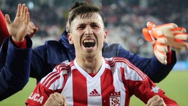 Mert Hakan Yandaş'ın forma numarası belli oldu