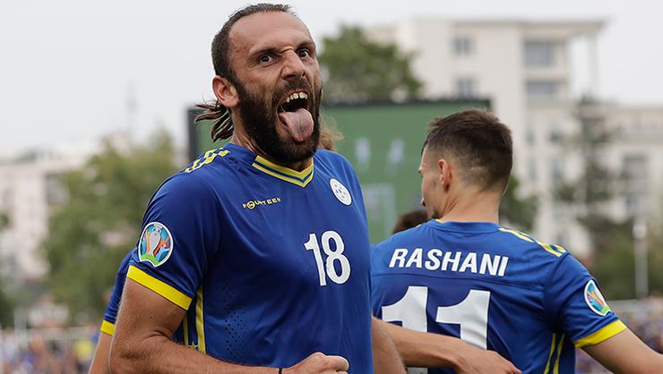 Vedat Muriç, Roma'ya uçuyor