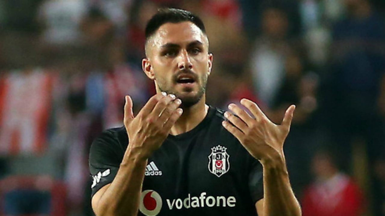 Beşiktaş, Victor Ruiz'in evraklarına karşılık tazminat istedi