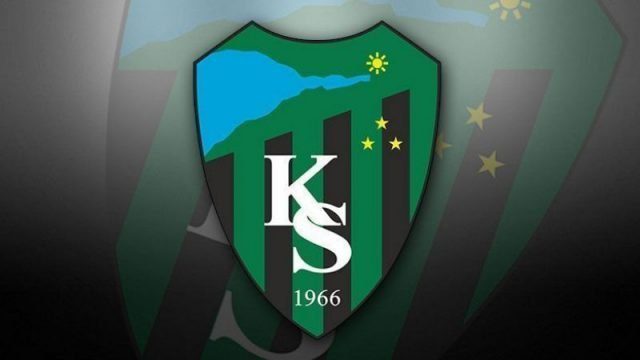 Kocaelispor Teknik Direktörü Selahaddin Dinçel, Kocaelispor'daki görevinden istifa etme kararı aldı.