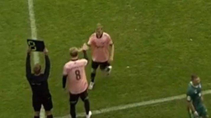 Lauri Suup sadece 13 saniye sahada kalabildi