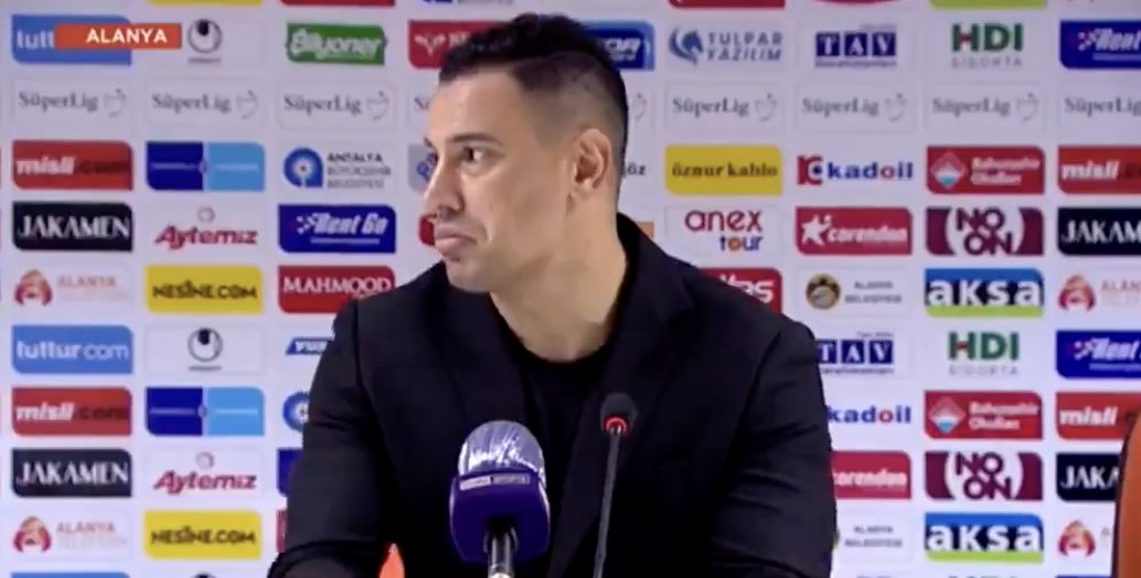 Çağdaş Atan basın toplantısını terk etti - Diyagonal