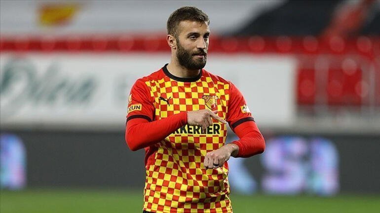 Alpaslan Öztürk, Galatasaray'a transfer oldu