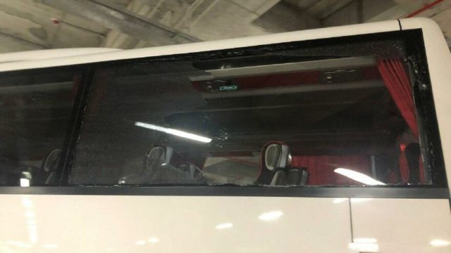 Beşiktaş otobüsüne saldırı düzenlendi