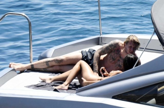 yzmRlQBAuUemdgBzX_onKA