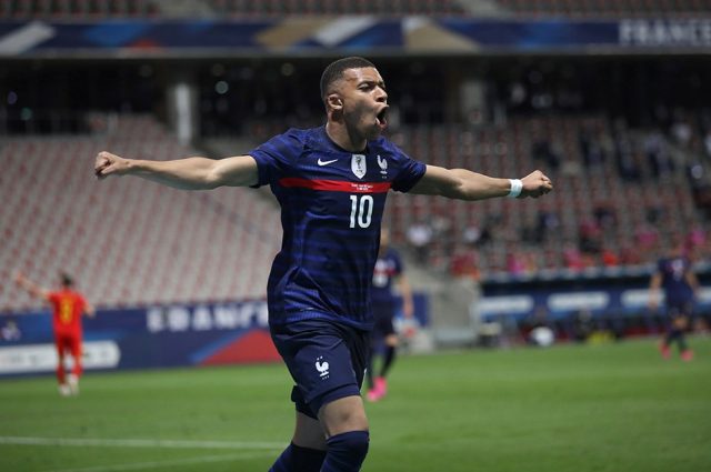 Real Madrid, Mbappe'yi kadrosuna katmak istiyor