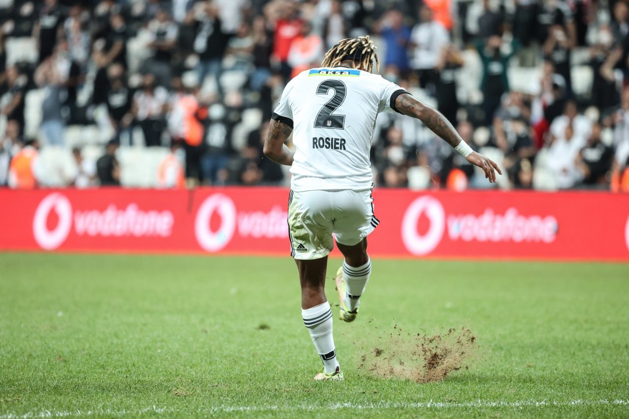 Valentin Rosier hakemi alkışladı kırmızı kart gördü