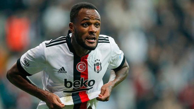 Cyle Larin'in menajeri Trabzonspor'la görüşmeye hazırlanıyor