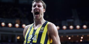 Jan Vesely, Barcelona'ya transfer oldu