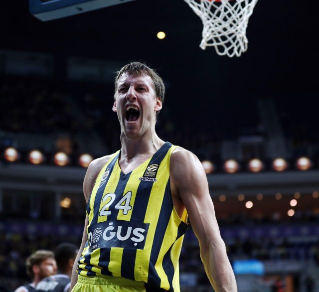 Jan Vesely, Barcelona'ya transfer oldu