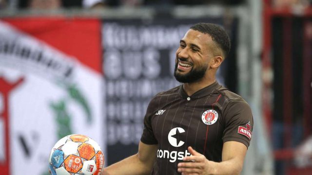 29093187-wohin-wechselt-daniel-kofi-kyereh-der-sv-werder-bremen-hofft-weiter-auf-einen-transfer-des-offensivspielers-3CNG