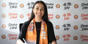 Simge Aköz sözleşme yeniledi