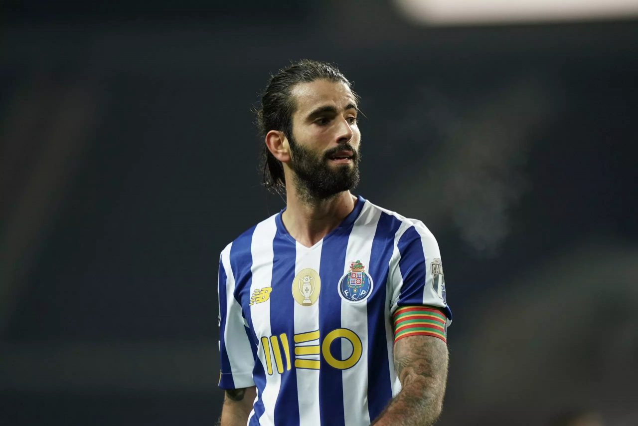 FWAfV2MWQAA TUt 1280x854 - Galatasaray ve Fenerbahçe transferde bir kez daha karşı karşıya