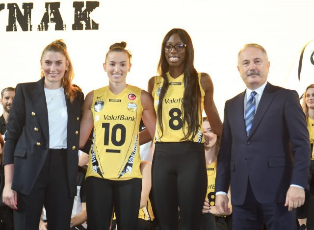 Tüm Kupaların Son Şampiyonu VakıfBank yeni sezonun perdesini açtı
