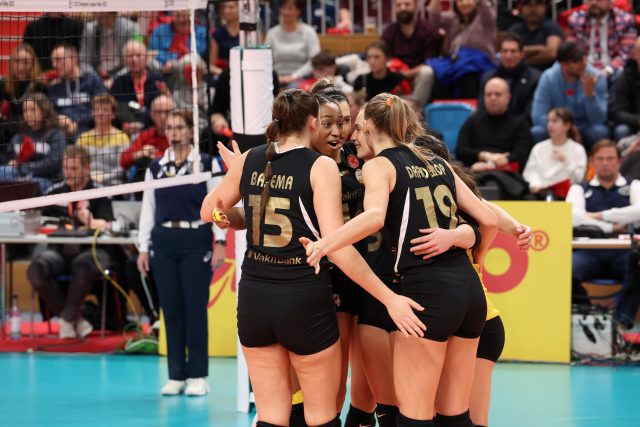 VakıfBank, CEV Şaampiyonlar Ligi'nde ikinci maçını da kazandı (2)