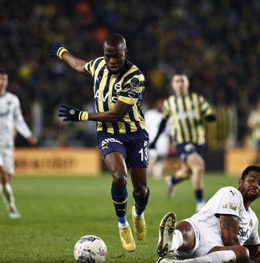 Valencia ve Batshuayi, Fenerbahçe'yi sırtlıyor
