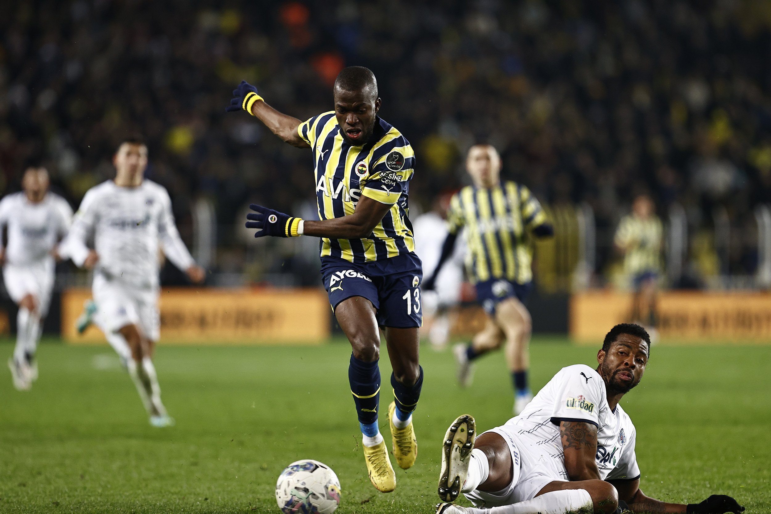 Valencia ve Batshuayi, Fenerbahçe'yi sırtlıyor