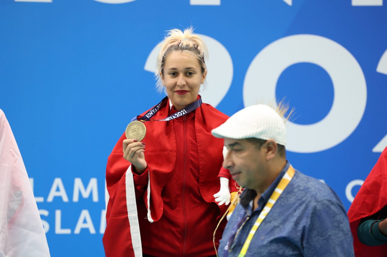 İnci Ece Öztürk kimdir?