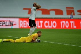 Boffin, Antalyaspor'la olan sözleşmesini feshetti