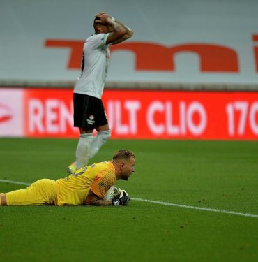 Boffin, Antalyaspor'la olan sözleşmesini feshetti