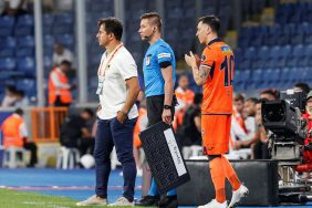 Mesut Özil'den flaş karar! futbolu bırakıyor