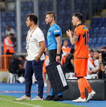 Mesut Özil'den flaş karar! futbolu bırakıyor