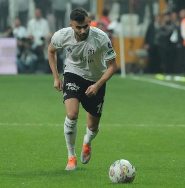 Rachid Ghezzal, Antalyaspor maçında ilk 11'de