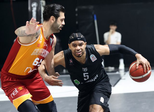 Beşiktaş, Galatasaray'ı evinde devirmeyi başardı