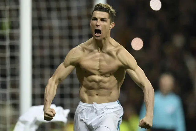 Cristiano Ronaldo vücudu yapmak isterken hayatından oluyordu