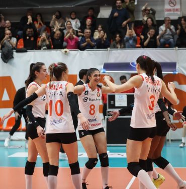 CEV Şampiyonlar Ligi’nde yoluna yenilgisiz devam eden Eczacıbaşı Dynavit, çeyrek final ilk karşılaşmasında Polonya temsilcisi Developres Rzeszow’a konuk olacak.