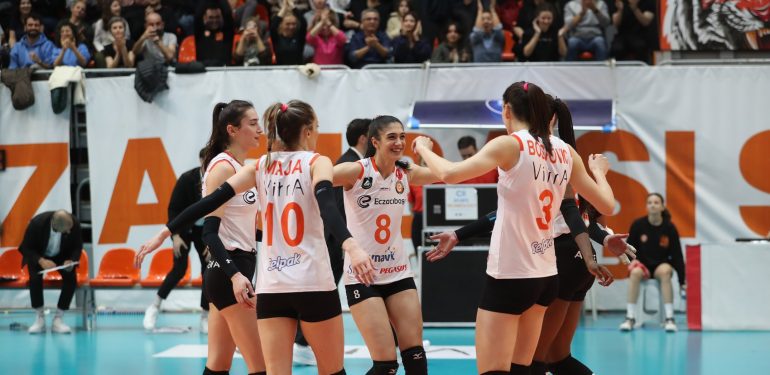 CEV Şampiyonlar Ligi’nde yoluna yenilgisiz devam eden Eczacıbaşı Dynavit, çeyrek final ilk karşılaşmasında Polonya temsilcisi Developres Rzeszow’a konuk olacak.