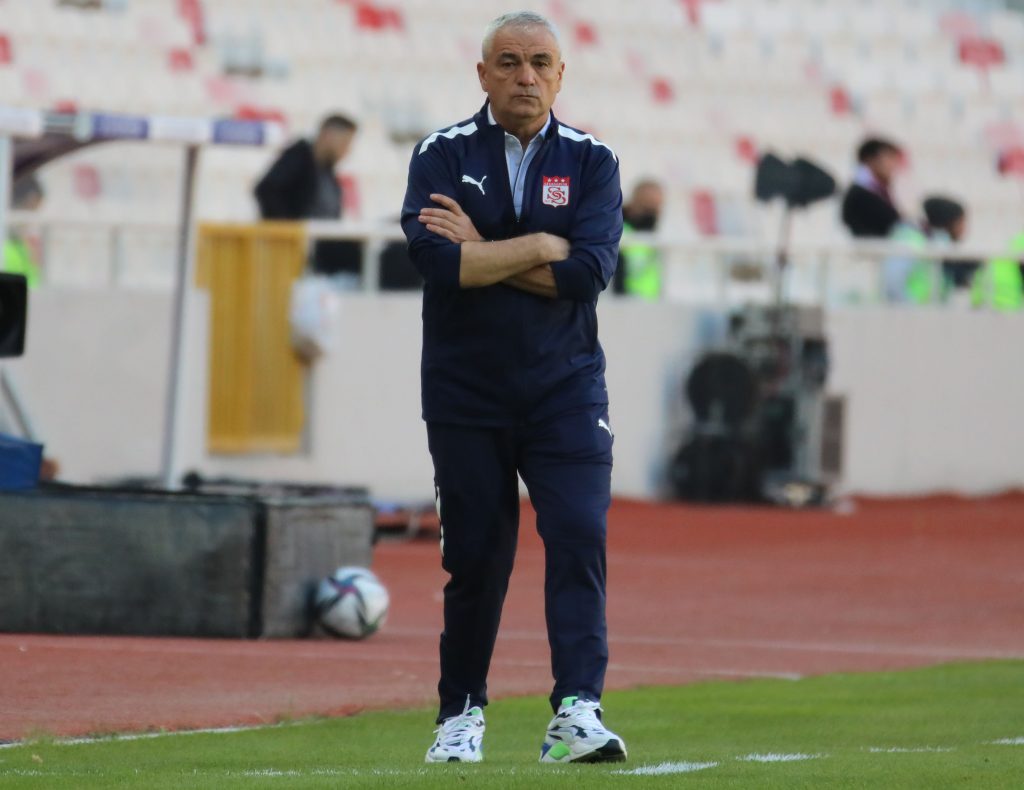 Rıza Çalımbay'dan İtalyan gazetecinin sorusuna yanıt