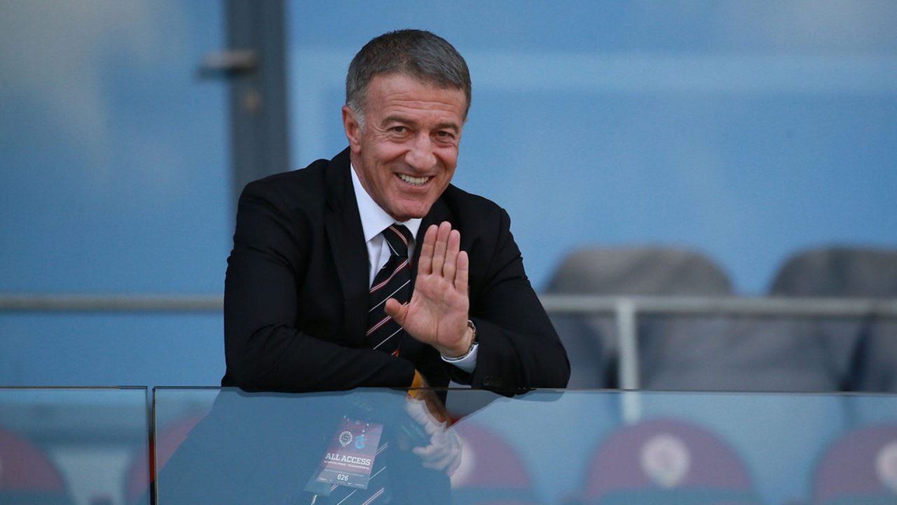 Trabzonspor Başkanı Ahmet Ağaoğlu istifa etti Trabzonspor Başkanı Ahmet Ağaoğlu istifa etti