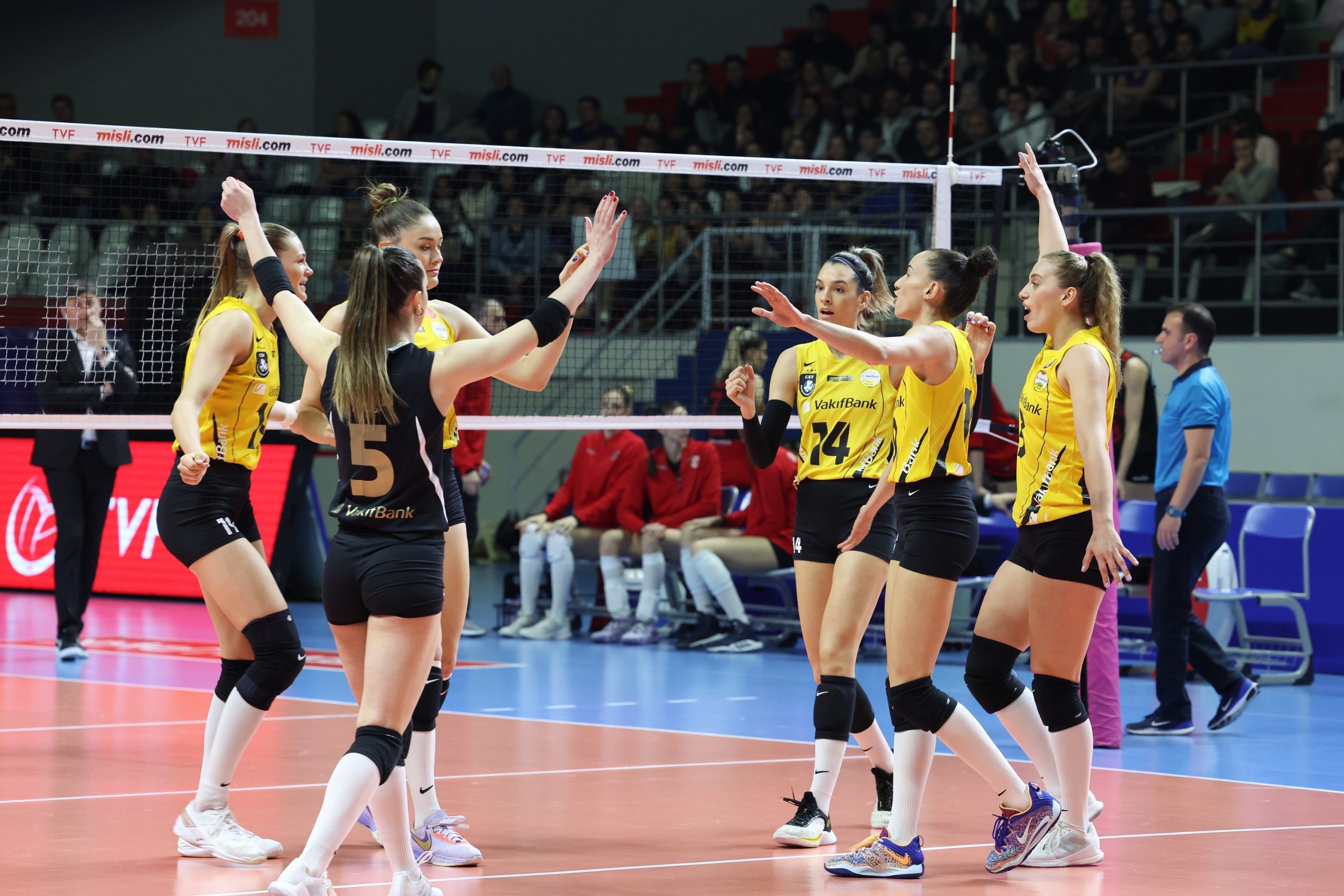 VakıfBank, THY deplasmanında kazandı