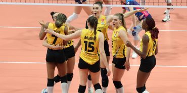 VakıfBank çeyrek finalde avantajı aldı