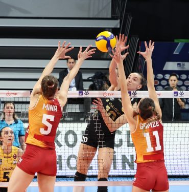 VakıfBank kupada yarı finalde