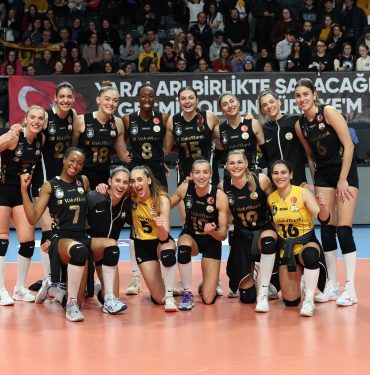 VakıfBank kupada yarı finalde
