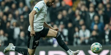 Cenk Tosun'un sözleşmesinin uzaması an meselesi