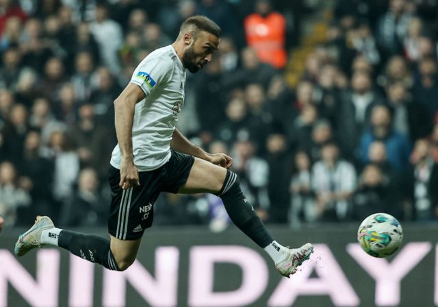 Cenk Tosun'un sözleşmesinin uzaması an meselesi