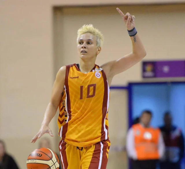 Işıl Alben kariyerini noktaladı