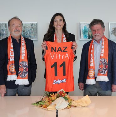 Eczacıbaşı Dynavit, yeni sezonda altyapısından yetiştirdiği ve 2004 – 2009 sezonları arasında formasını giyen tecrübeli pasör Naz Aydemir Akyol’u kadrosuna dahil etti.